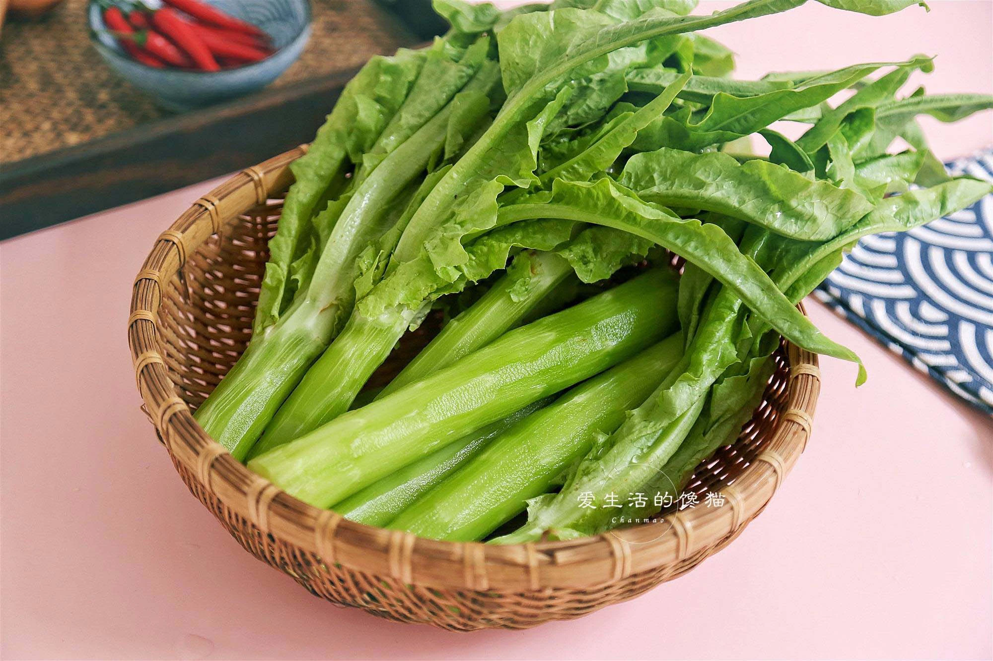 Thịt gà nấu cùng rau này cực nhanh, ăn ngon lại tăng cường miễn dịch - Ảnh 1.