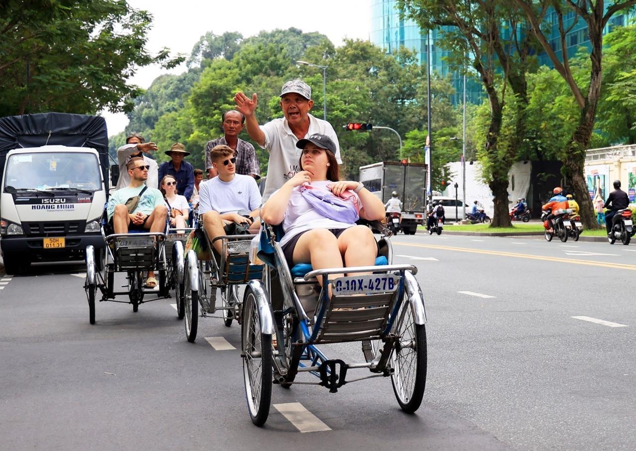 Reprise impressionnante du tourisme au Vietnam en 2023, avec 12,6 millions de visiteurs internationaux