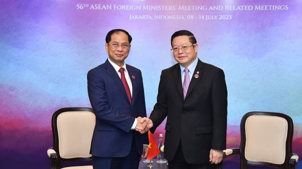 Bộ trưởng Ngoại giao Bùi Thanh Sơn gặp Tổng thư ký ASEAN Kao Kim Hourn