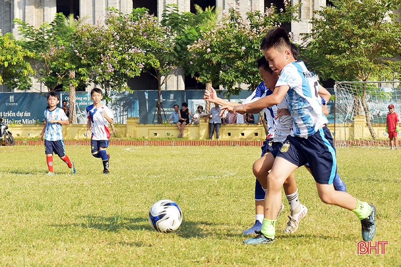 Comienza el torneo de fútbol juvenil e infantil de la ciudad de Ha Tinh