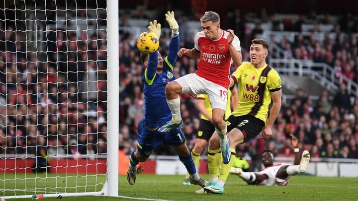 Trossard abrió el marcador para el Arsenal. (Foto: Getty Images)