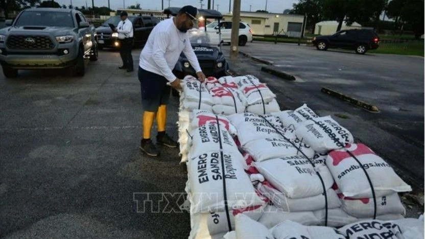 US: Hurricane Milton with winds of 209km/h will make landfall in Florida