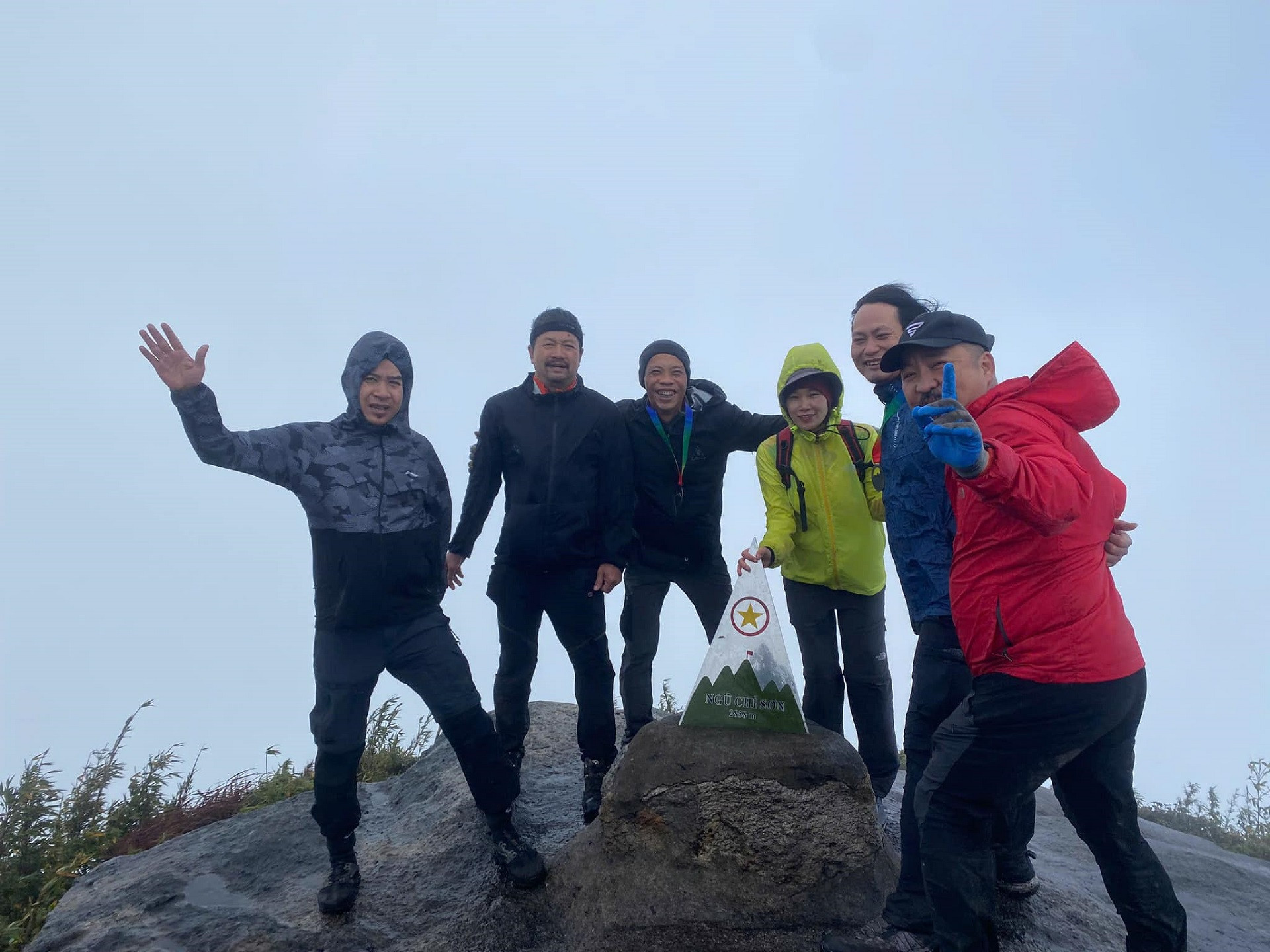 climb the five-finger mountain
