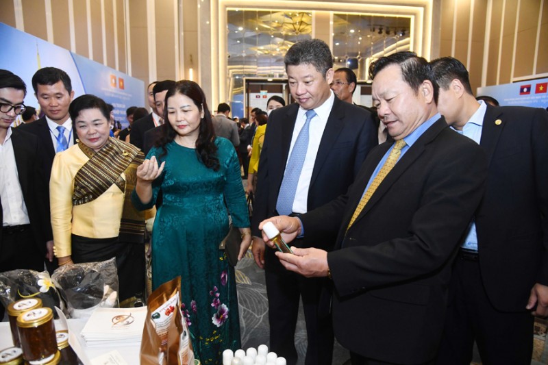Conectando consumo y productos Hanoi - Vientiane 2023: Fortaleciendo la amistad y la cooperación entre Vietnam y Laos