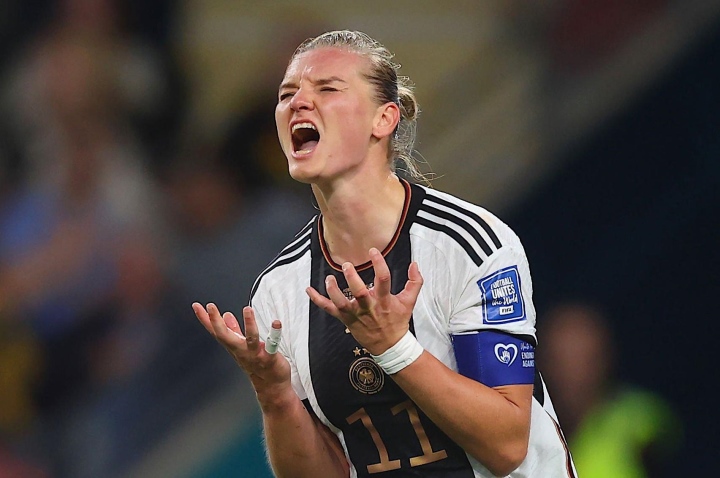 The German women's team was eliminated.