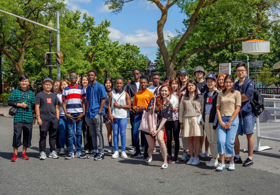 Au camp d'été TAIE, les étudiants participent à de nombreuses activités intéressantes et utiles.  