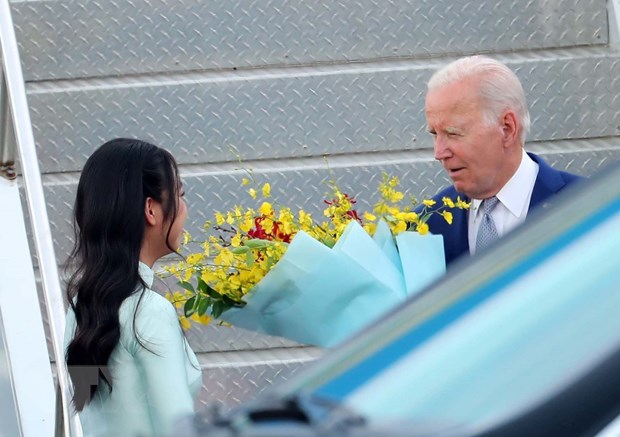 US-Präsident Joe Biden ist in Hanoi eingetroffen, um seinen Staatsbesuch in Vietnam zu beginnen. Foto 2