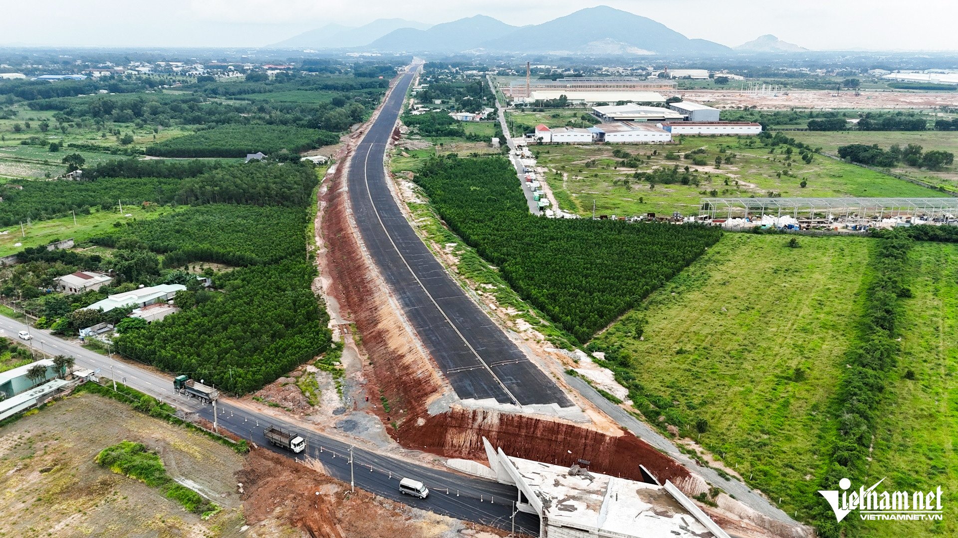 Bien Hoa Vung Tau Expressway 1 113426.jpg