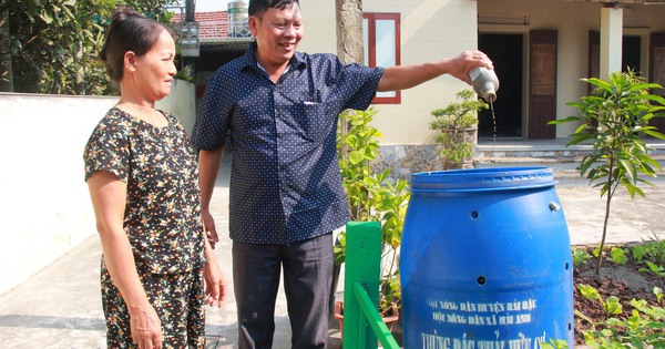 Los agricultores de Nam Dinh recogen basura: los artículos desechados se convierten en fertilizante orgánico, lo que les permite ahorrar mucho dinero