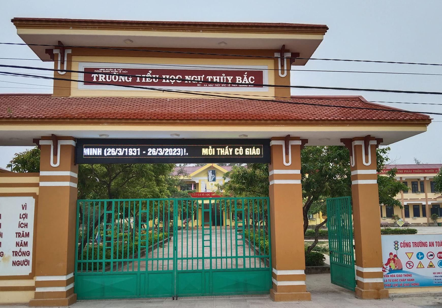 Ngu Thuy Bac Primary School where the incident occurred.