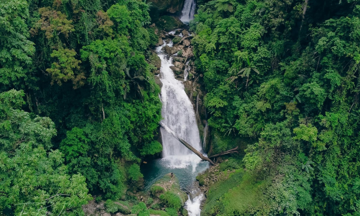 La cascada salvaje poco conocida de Ha Giang