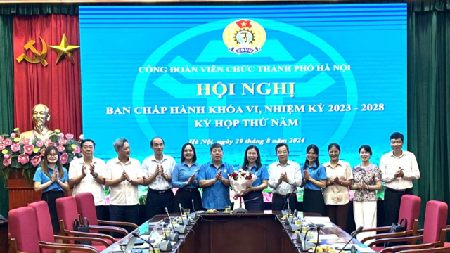 Ms. Do Thi Phuong Nga is Vice President of Hanoi City Civil Servants' Trade Union.