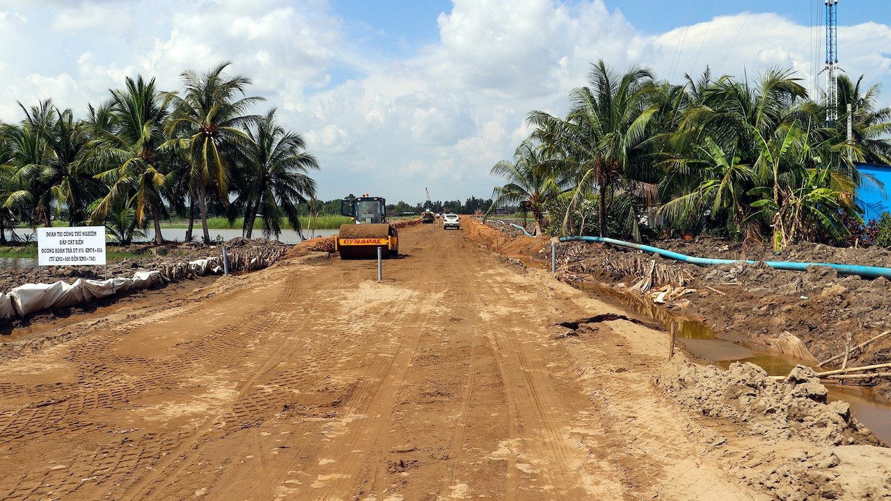 Can Tho - Ca Mau expressway