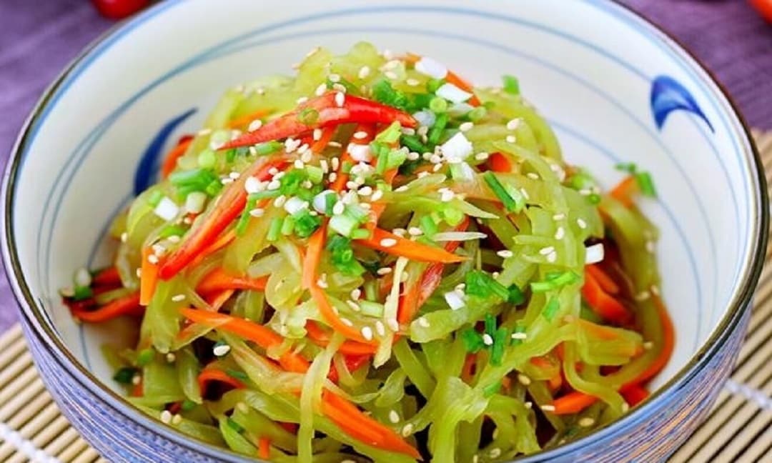Thịt gà nấu cùng rau này cực nhanh, ăn ngon lại tăng cường miễn dịch - Ảnh 3.