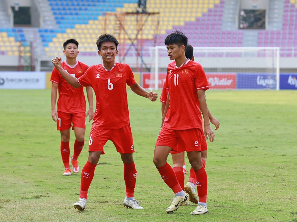 Thắng cực đậm U.16 Myanmar, U.16 Việt Nam vào bán kết Đông Nam Á với ngôi đầu bảng - Ảnh 2.