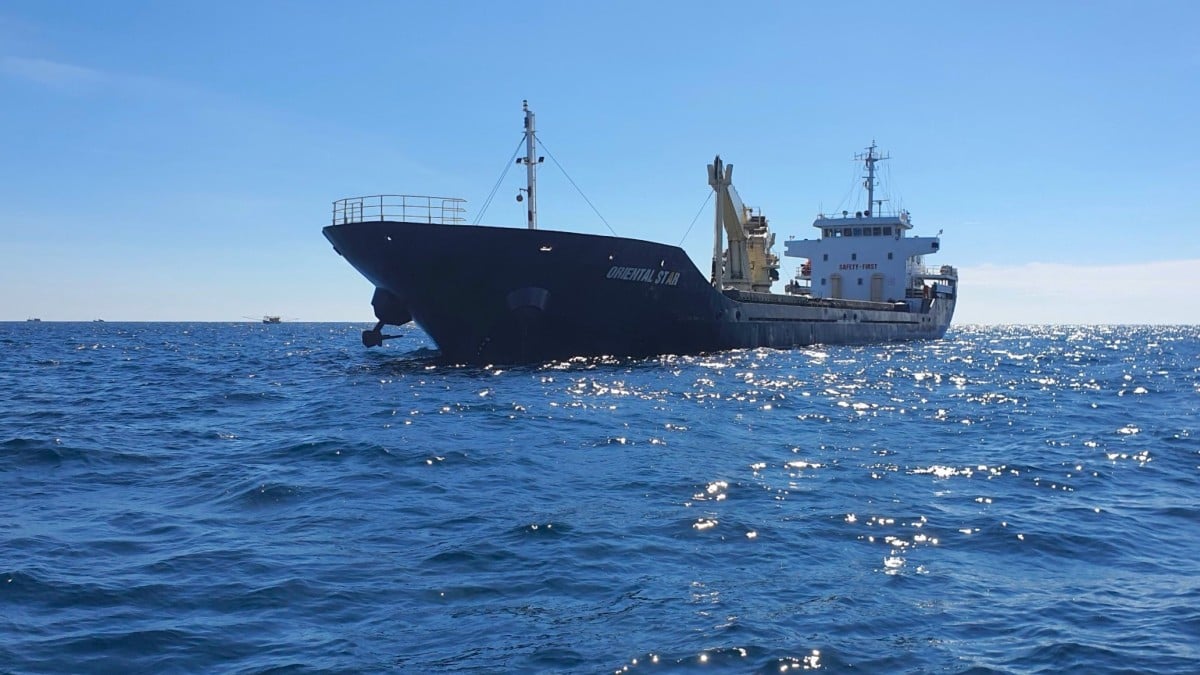 Un cargo à destination des Philippines fait demi-tour pour secourir des pêcheurs en détresse