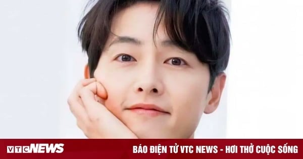 Sao Hàn 17/11: Song Joong Ki hạnh phúc hơn sau ly hôn, thư gửi Sulli gây sốt