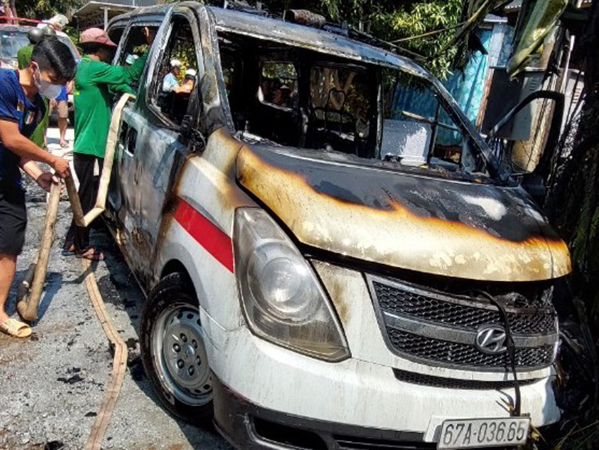 Ambulance on fire while transporting patient