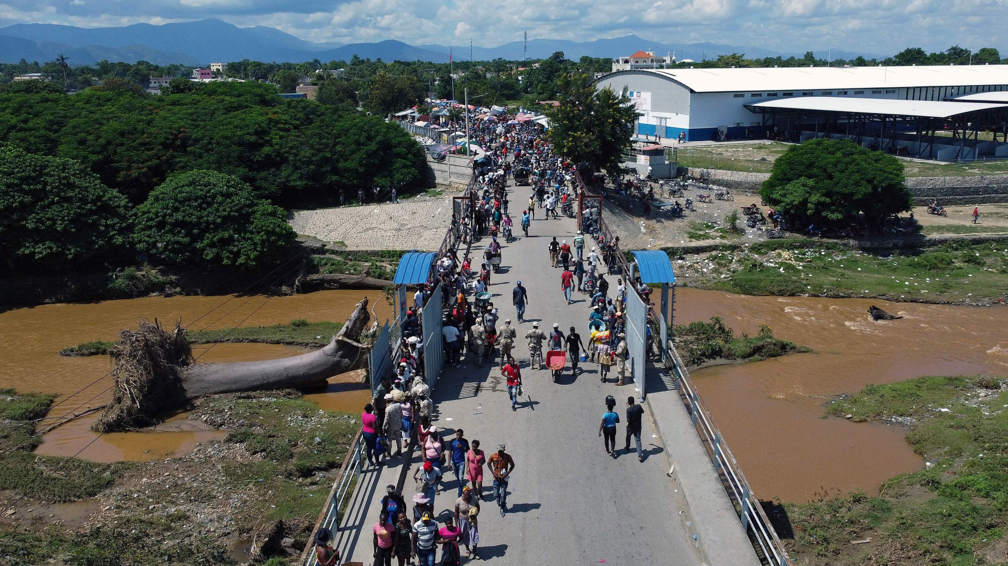 Dominica al este de toda la frontera con Haití Canal en disputa Figura 1