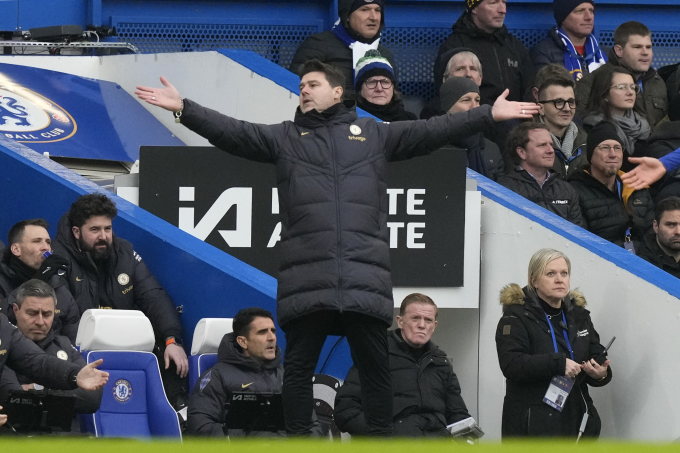 HLV Chelsea Mauricio Pochettino phản ứng trong trận thắng Fulham 1-0 ở vòng 21 Ngoại hạng Anh trên sân Stamford Bridge ngày 13/1/2024. Ảnh: AP