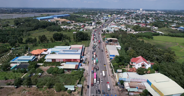 Comment la rocade 4 d'Ho Chi Minh-Ville relie-t-elle l'aéroport de Long Thanh et le port maritime ?