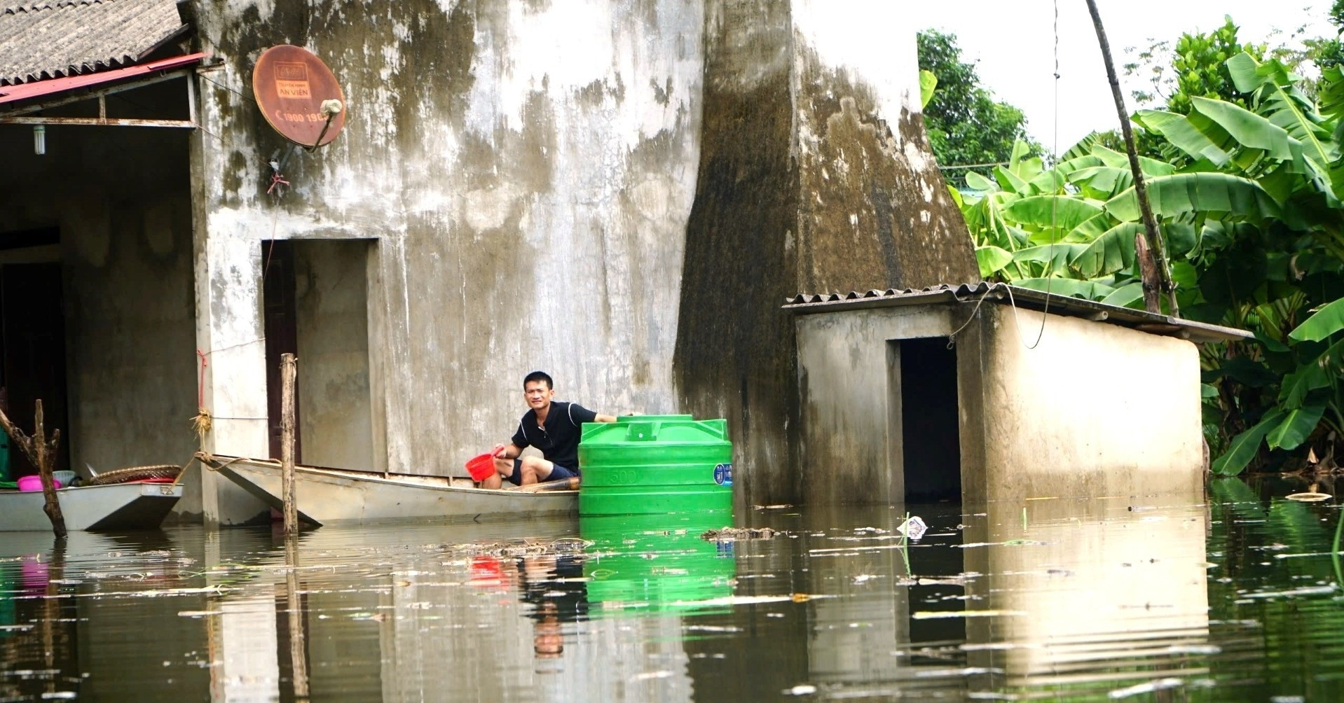 Flood on Buoi River nears level 3 alert, Thanh Hoa ready to evacuate 1,000 households