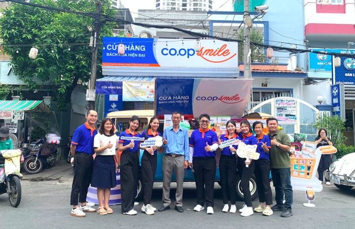 Co.opSmile tổ chức 2 ngày roadshow dạo quanh thành phố mừng sinh nhật lần thứ 8 - 4