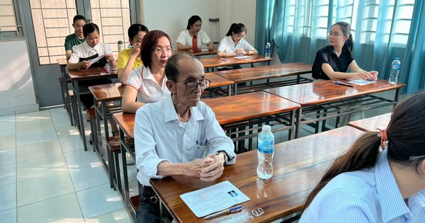 87-year-old man in the West takes master's exam