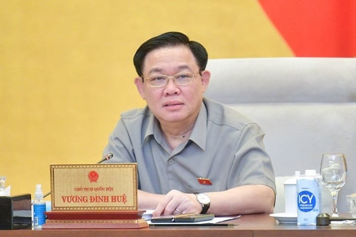 El presidente de la Asamblea Nacional, Vuong Dinh Hue.