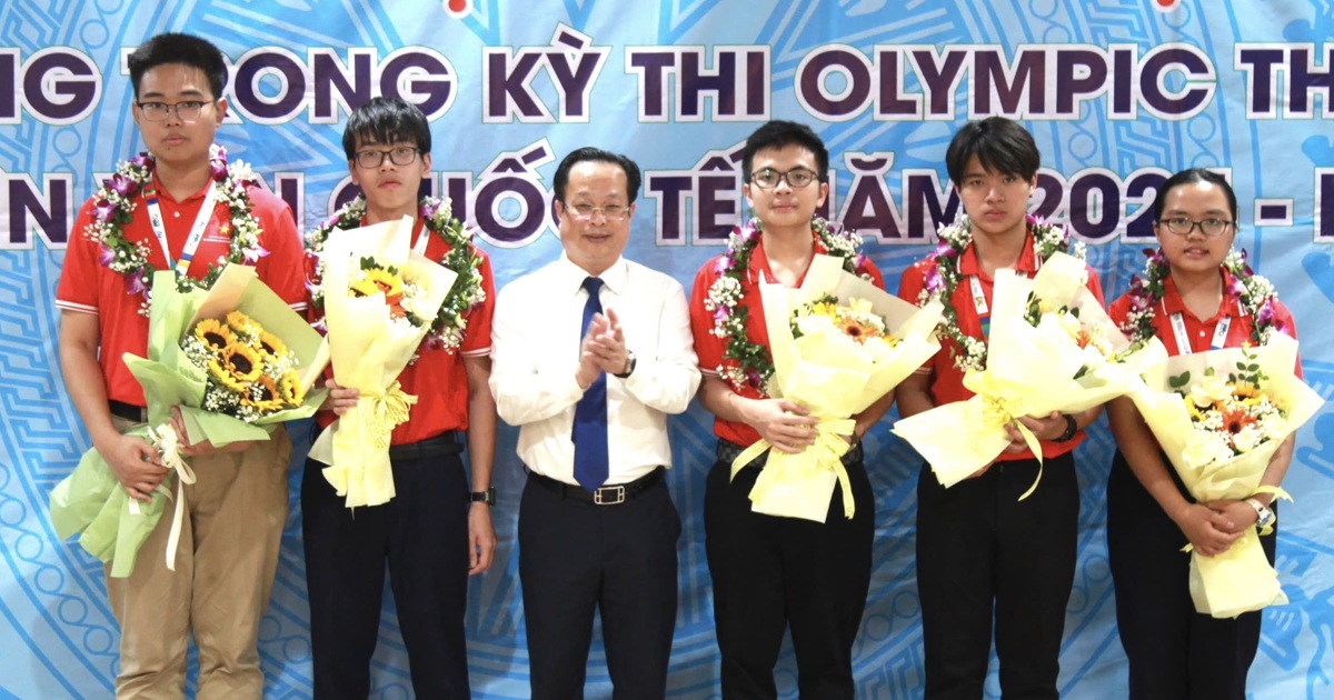 Hanoi congratulates the 2024 Astronomy and Astrophysics Olympic team