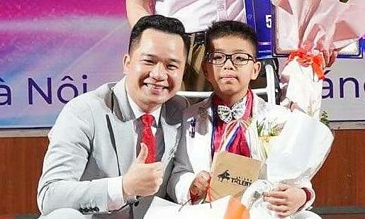 Paraplegic boy wins piano competition