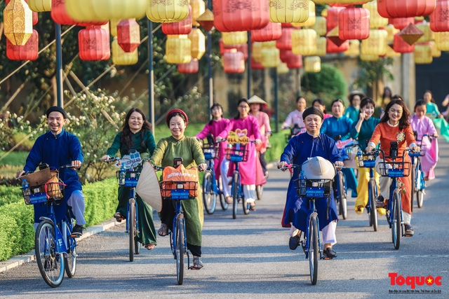 Bảo tồn và phát huy áo dài truyền thống: Vẫn còn nhiều khó khăn, thách thức - Ảnh 3.