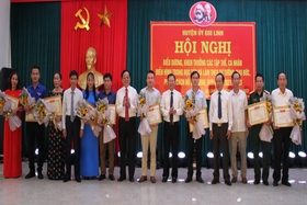 Gio Linh: Recompensar a colectivos e individuos típicos por estudiar y seguir la ideología, la moral y el estilo de Ho Chi Minh