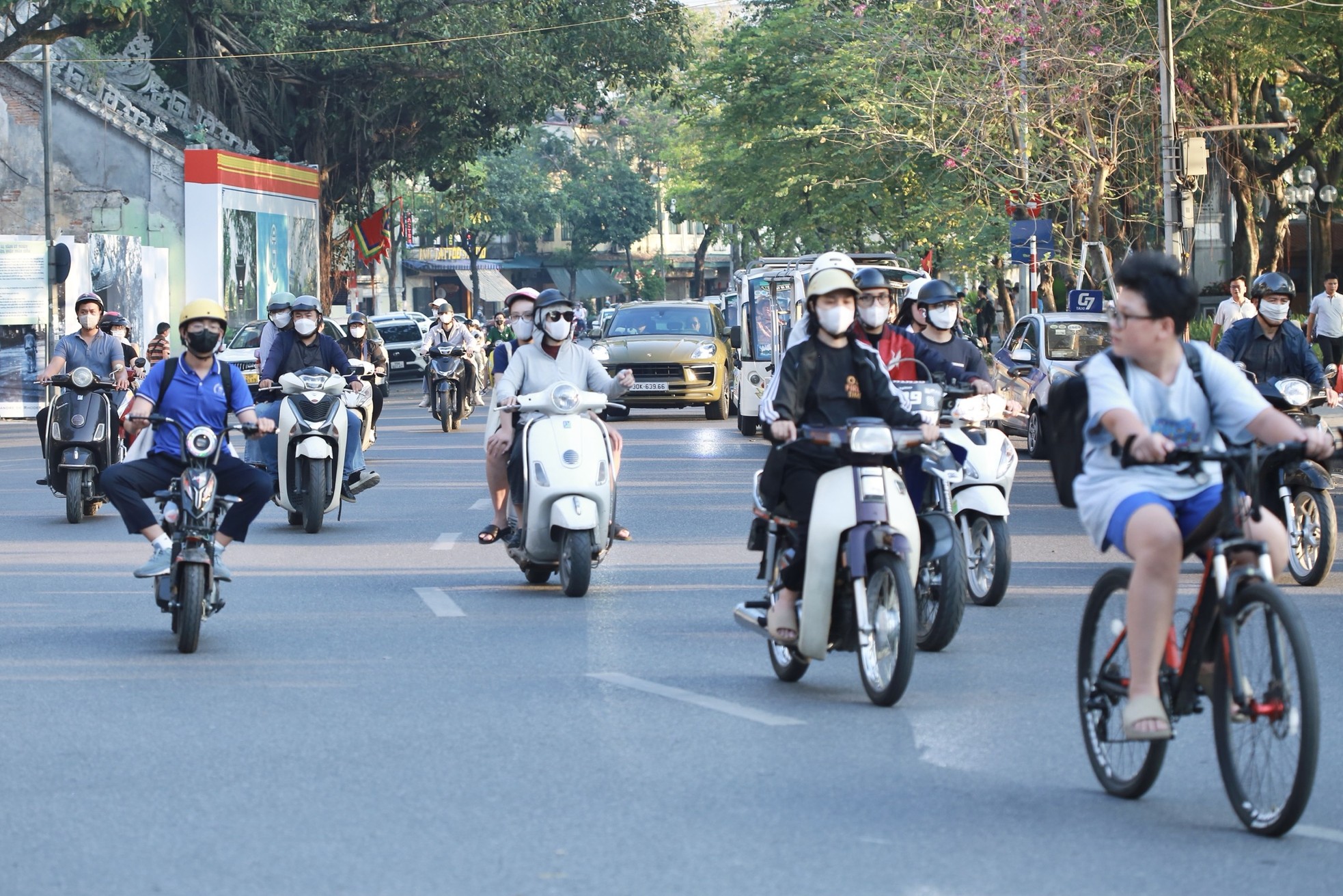 ภาพระยะใกล้ของพื้นที่ฮานอยคาดว่าจะห้ามรถที่ใช้น้ำมันเบนซินในเร็วๆ นี้ ภาพที่ 11