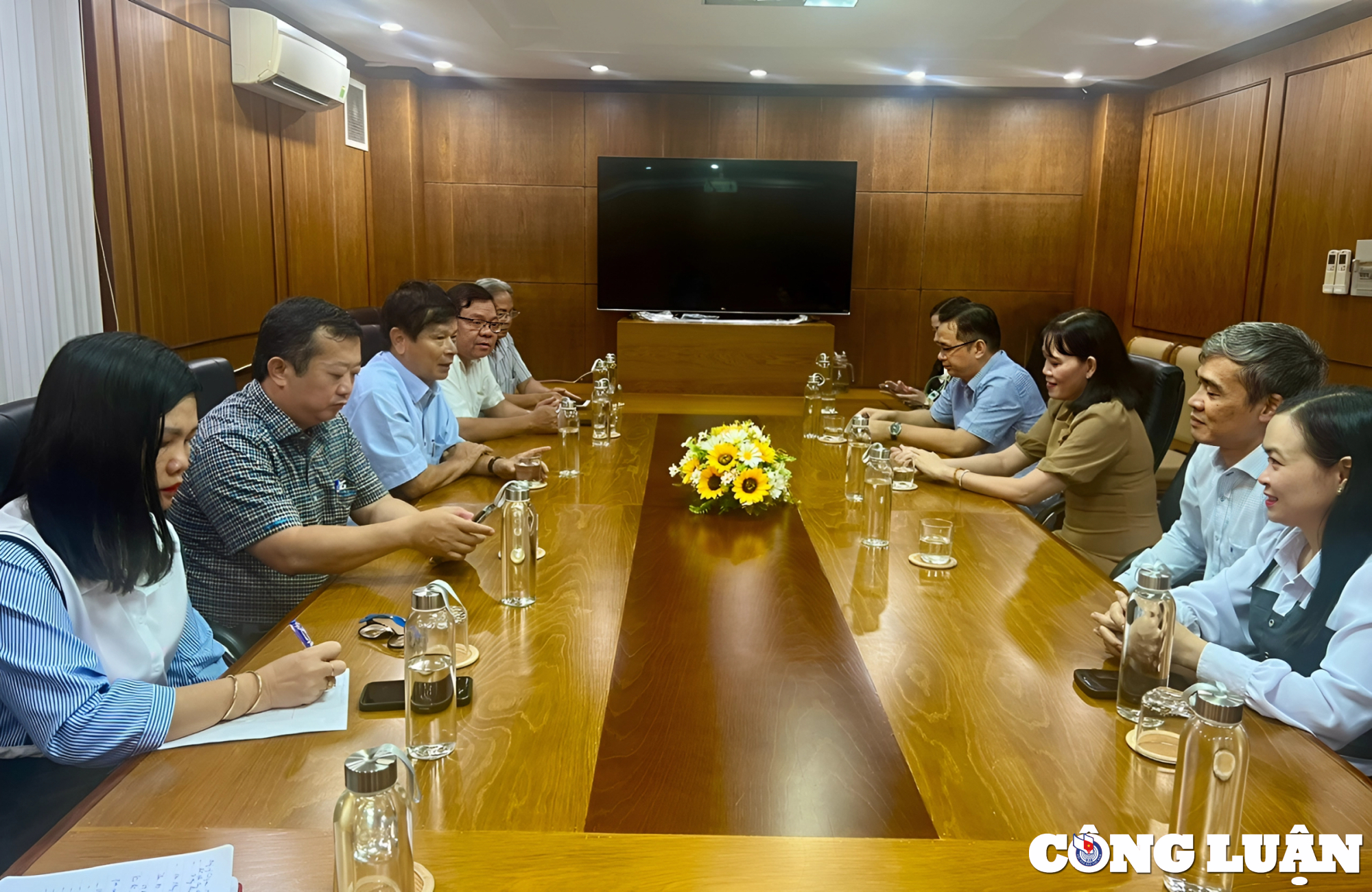 คณะกรรมการประชาชนจังหวัด Hau Giang เฉลิมฉลองเทศกาลเต๊ดกับสำนักข่าวเวียดนาม ภาพที่ 1