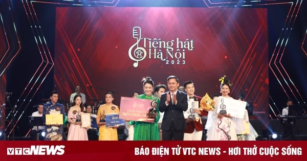 18-jähriger Teilnehmer aus Ha Tinh gewann den Hanoi Singing Contest