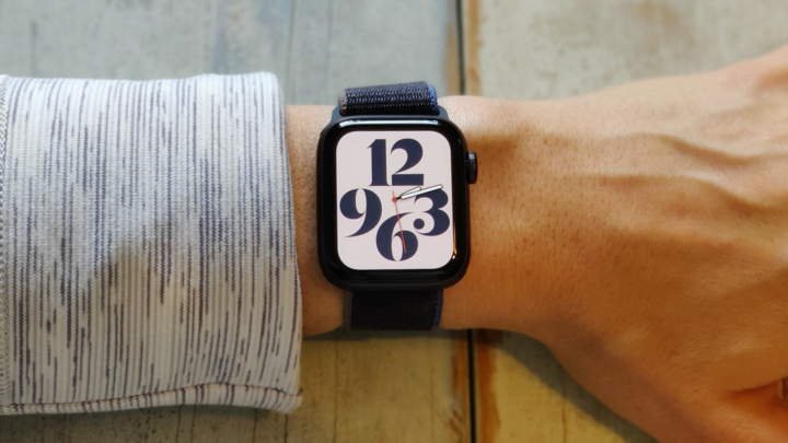 Apple Watch SE. (Ảnh: PCMag)