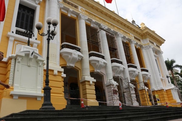 Hermosa arquitectura francesa de la Ópera de Hanoi con más de 100 años de antigüedad. Foto 17