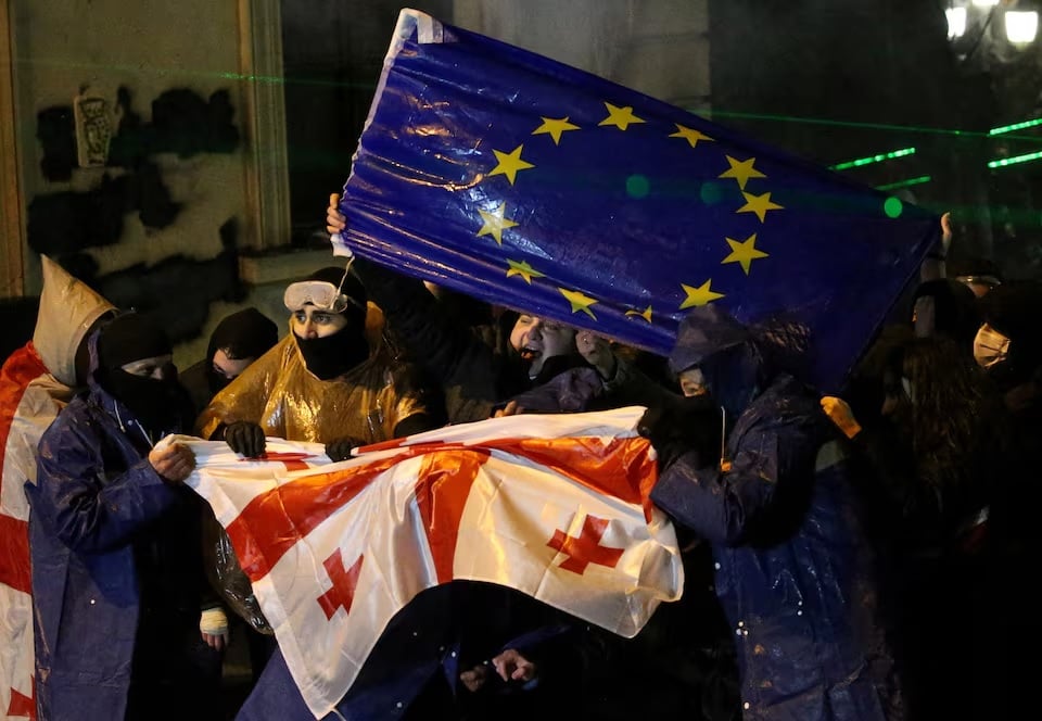 Anti-government protests in Georgia continue to spread and become more serious in picture 2