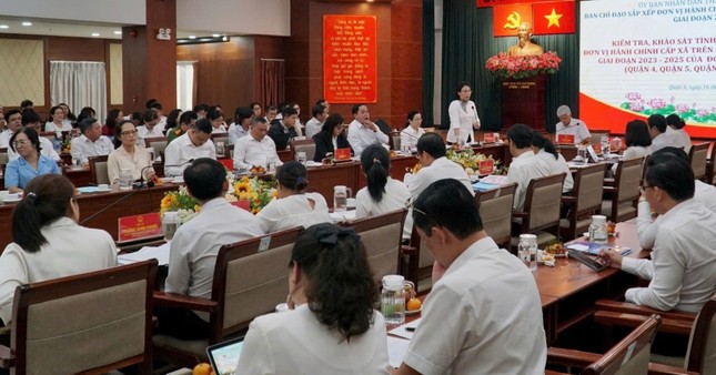 Ciudad Ho Chi Minh reorganiza 80 distritos: la policía recomienda procedimientos que la gente debe conocer foto 2