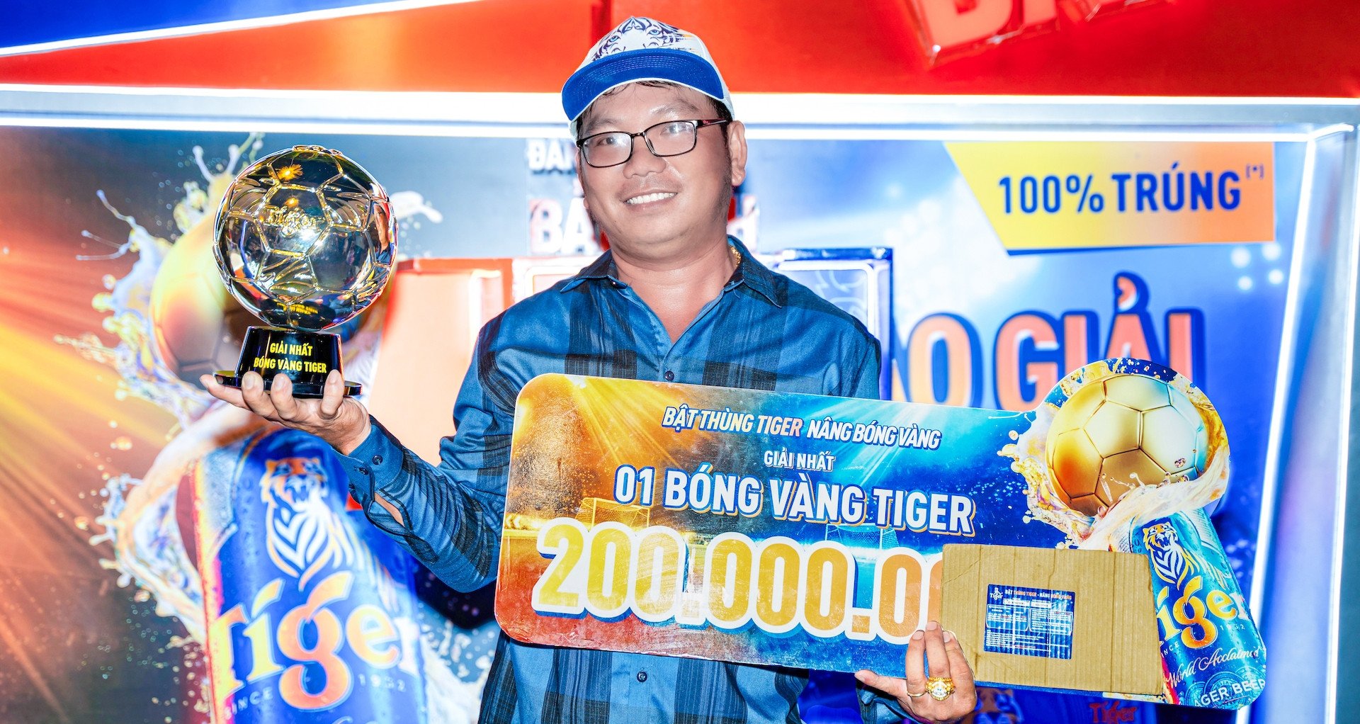 2 người may mắn trúng quả bóng vàng Tiger 200 triệu đồng