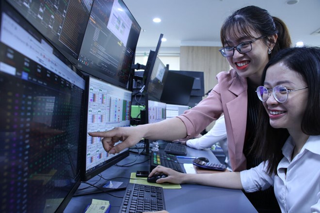 Lots of good news to help stocks rise at the end of the year