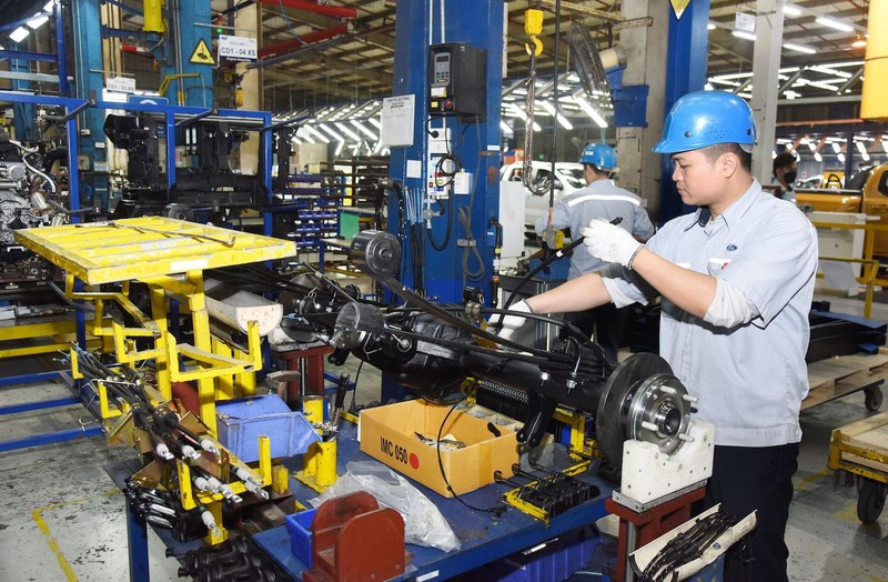 Montaje y producción de automóviles en la fábrica Ford Hai Duong. (Foto: nhandan.vn)