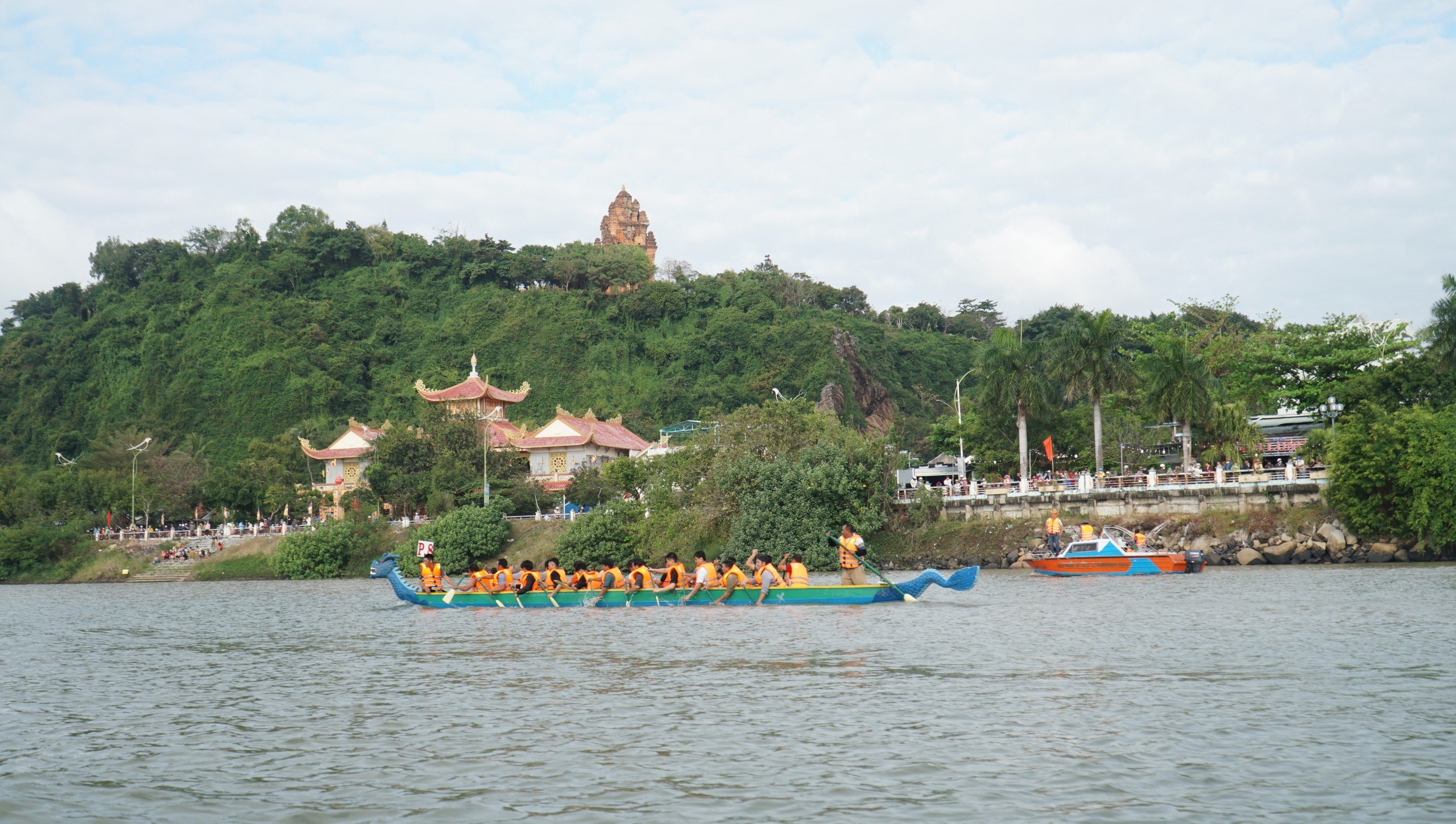 768 vận động viên tranh tài đua thuyền rồng trên sông Đà Rằng- Ảnh 2.