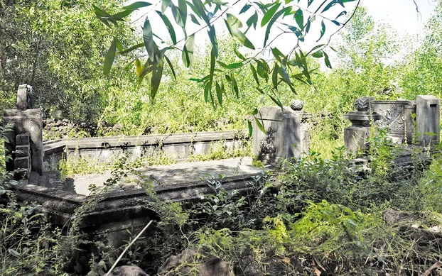 Tras las huellas de la «flor femenina» del rey Quang Trung: tome un helicóptero para visitar la tumba de Quang Trung