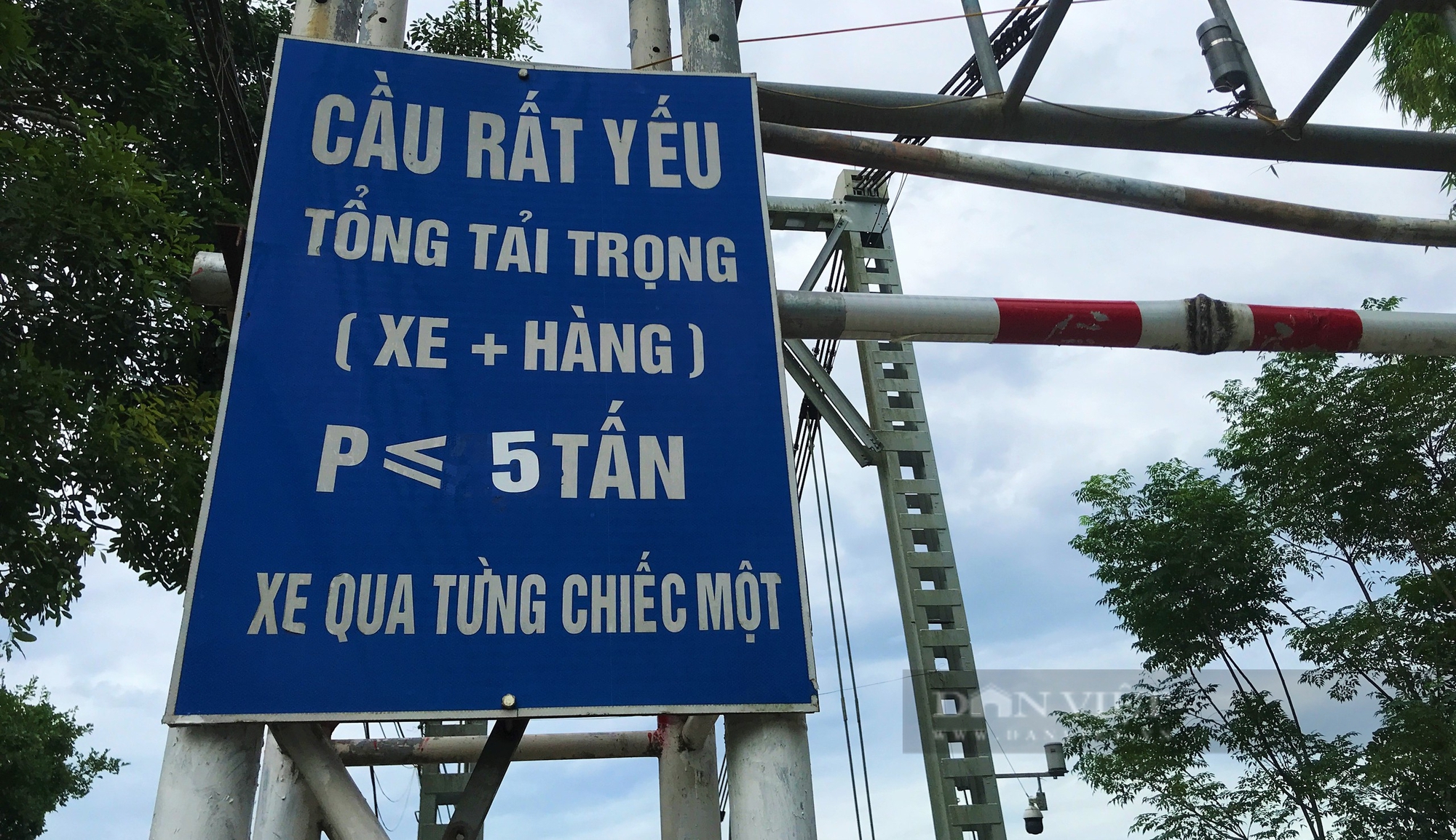 Cầu treo Sông Giăng ở Nghệ An gần 40 năm tuổi xuống cấp, người đi lại nơm nớp- Ảnh 4.
