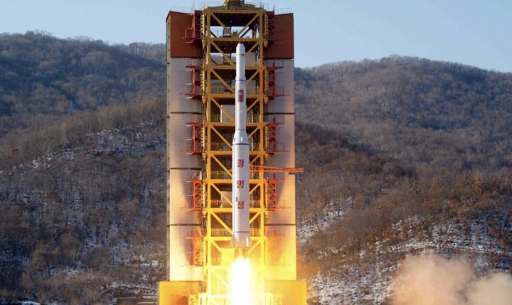 Estados Unidos y sus aliados han impuesto sanciones a personas y entidades vinculadas a Corea del Norte tras el lanzamiento de su satélite espía militar. (Foto: KCNA)