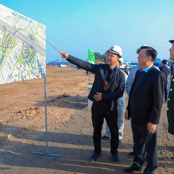 Hanoi Secretary inspects progress of Ring Road 4 project