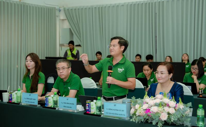 Herr Thai Van Chuyen, Generaldirektor von TTC AgriS, berichtete über die positive Finanzlage des Unternehmens, wobei Nettoumsatz, Vorsteuergewinn und Nachsteuergewinn im Vergleich zum Vorjahreszeitraum stark zugenommen haben.