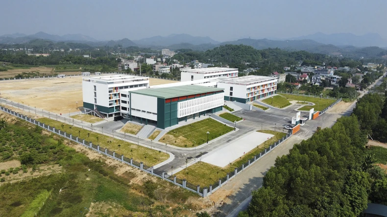 Inauguration du lycée spécialisé Tuyen Quang avec un investissement total de plus de 255 milliards de VND photo 1